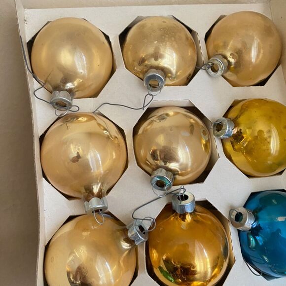 Vintage Pyramid Glass Ornaments Set of 12 Gold Yellow Blue Green Shiny with Box - Picture 4 of 10